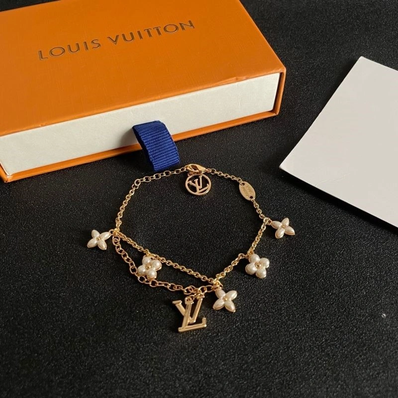 Packable Louis Vuitton Bracelets 248771