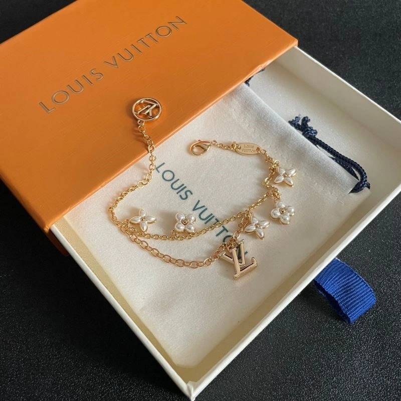 Packable Louis Vuitton Bracelets 248771