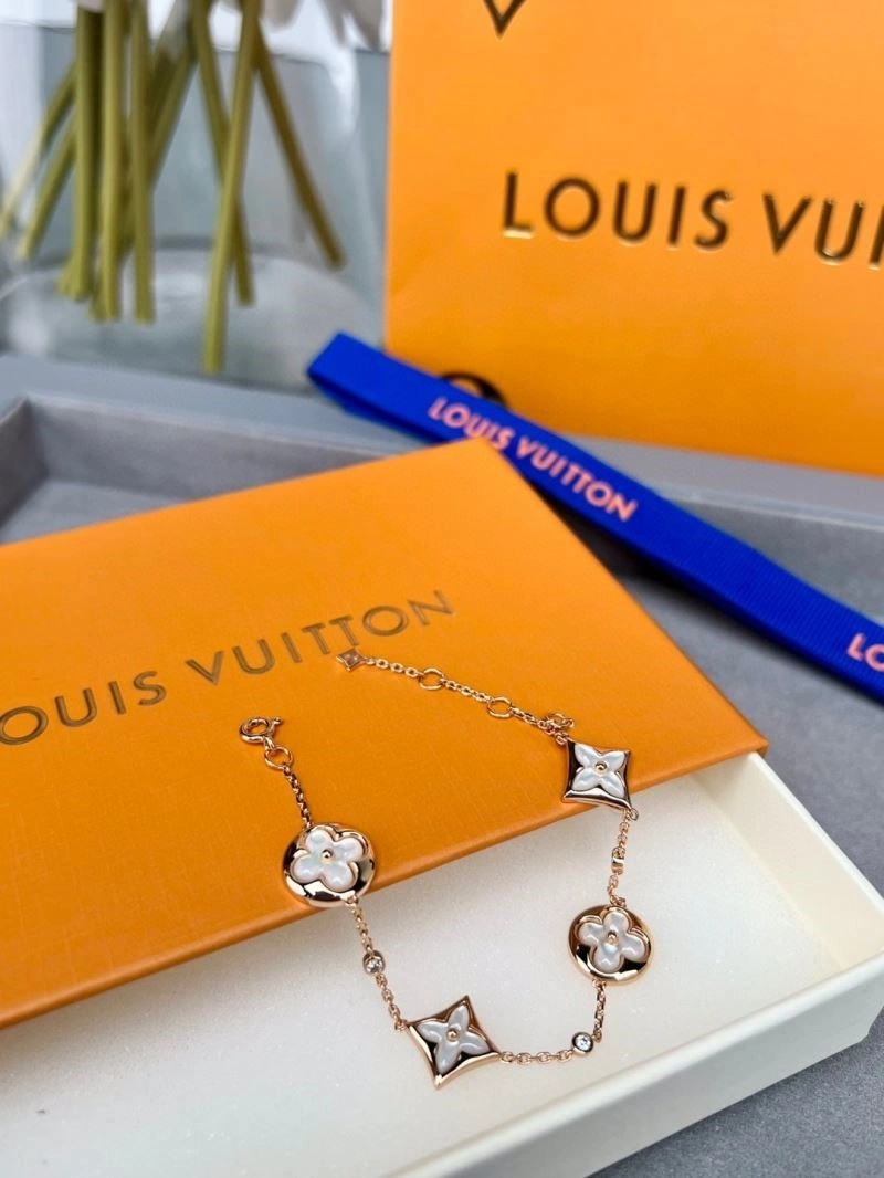 WellDesigned Louis Vuitton Bracelets 248783