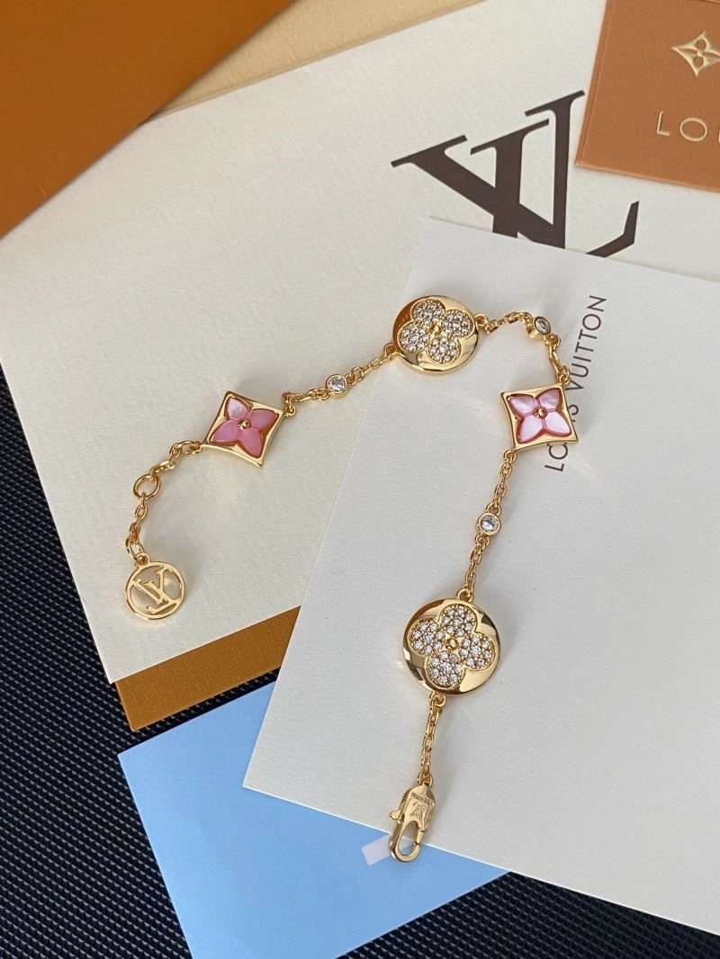 Breathable Louis Vuitton Bracelets 248774
