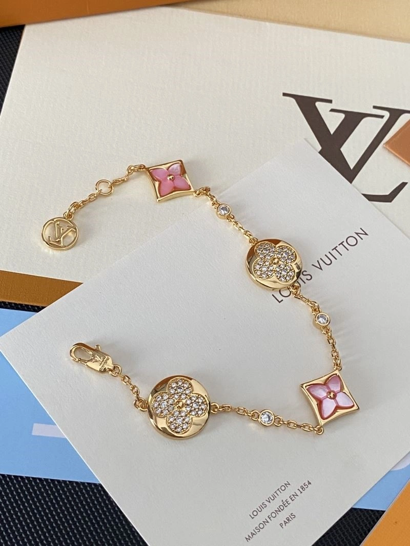 Breathable Louis Vuitton Bracelets 248774