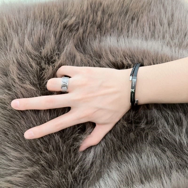 Durable Louis Vuitton Bracelets 248779