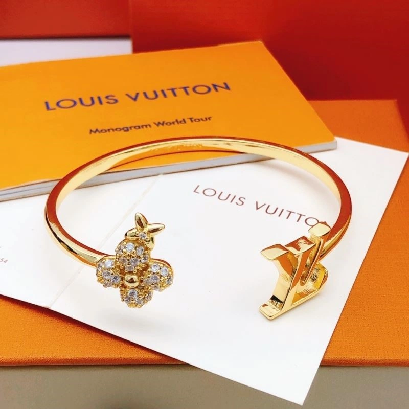 SoftTouch Louis Vuitton Bracelets 248785
