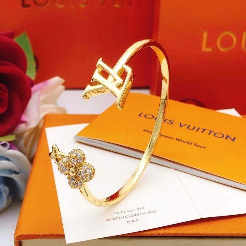 SoftTouch Louis Vuitton Bracelets 248785