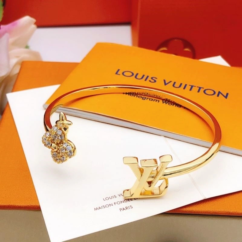 SoftTouch Louis Vuitton Bracelets 248785