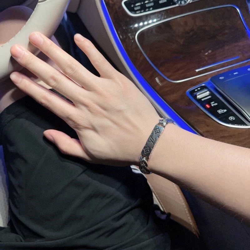 Louis Vuitton Bracelets ComfortFit 248789