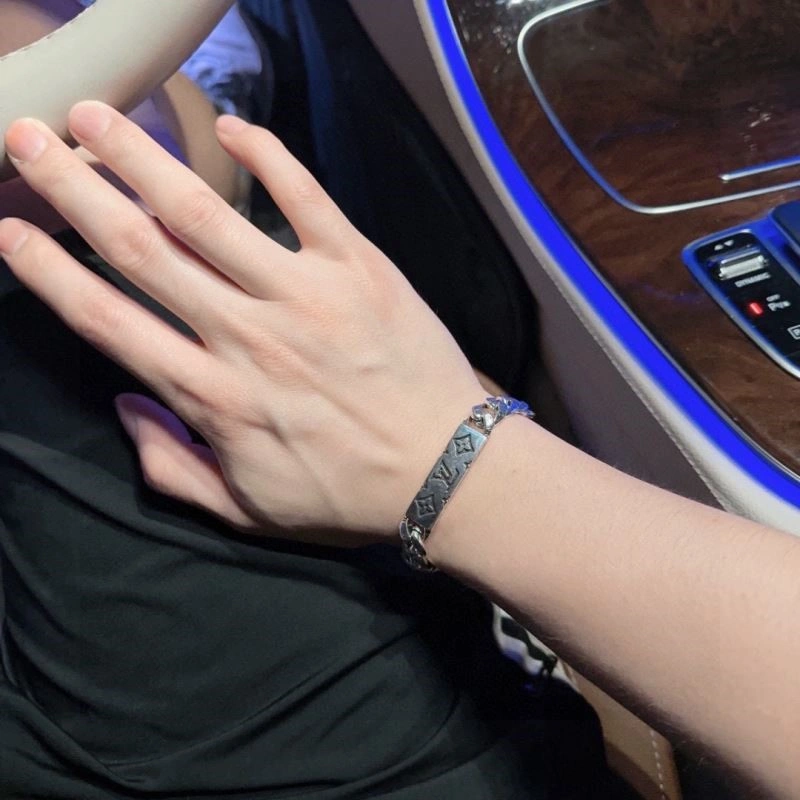 Louis Vuitton Bracelets ComfortFit 248789