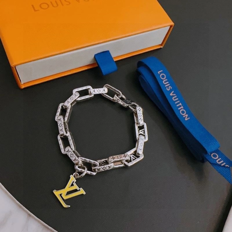 Minimalist Louis Vuitton Bracelets 248797