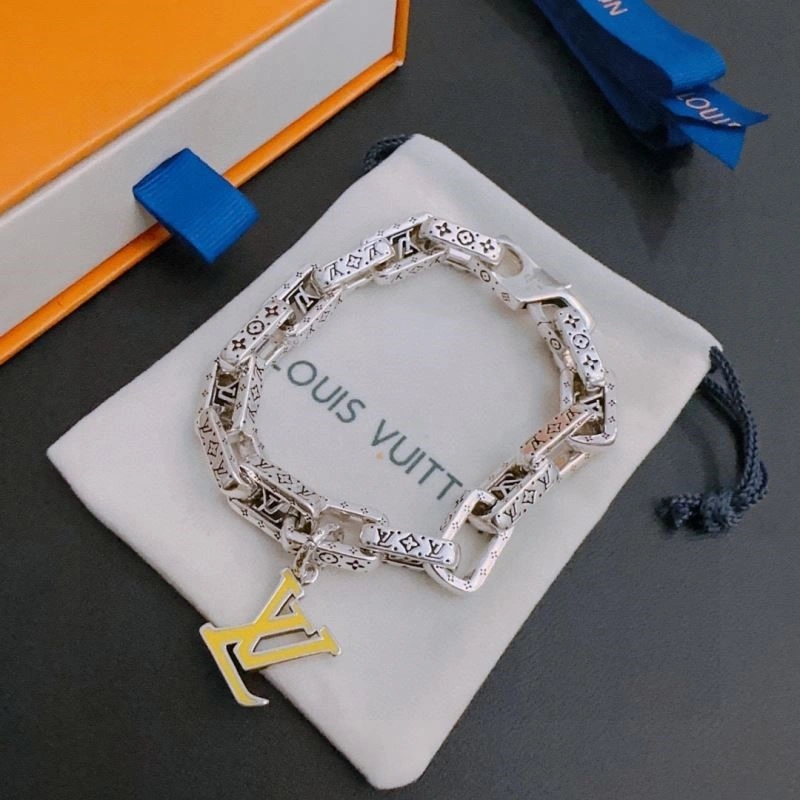 Minimalist Louis Vuitton Bracelets 248797