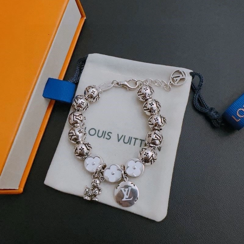 Louis Vuitton Bracelets Lightweight 248773