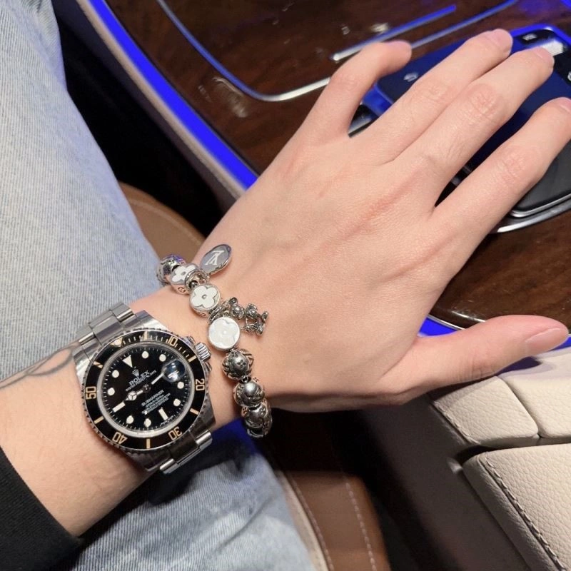 Louis Vuitton Bracelets Lightweight 248773