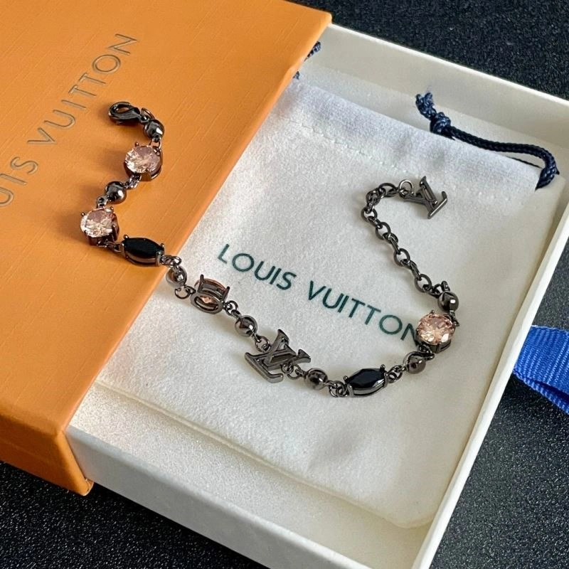 Bold Louis Vuitton Bracelets 248764