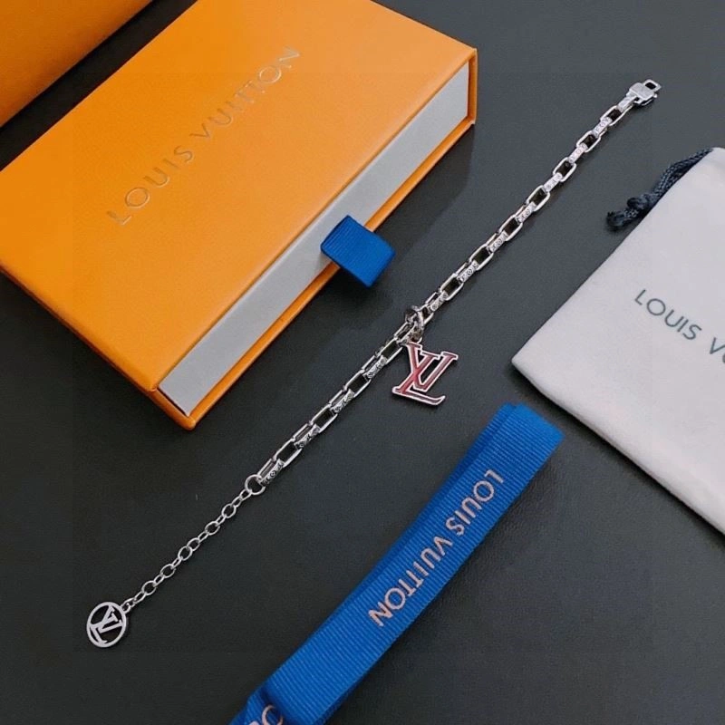 Sleek Louis Vuitton Bracelets 248734