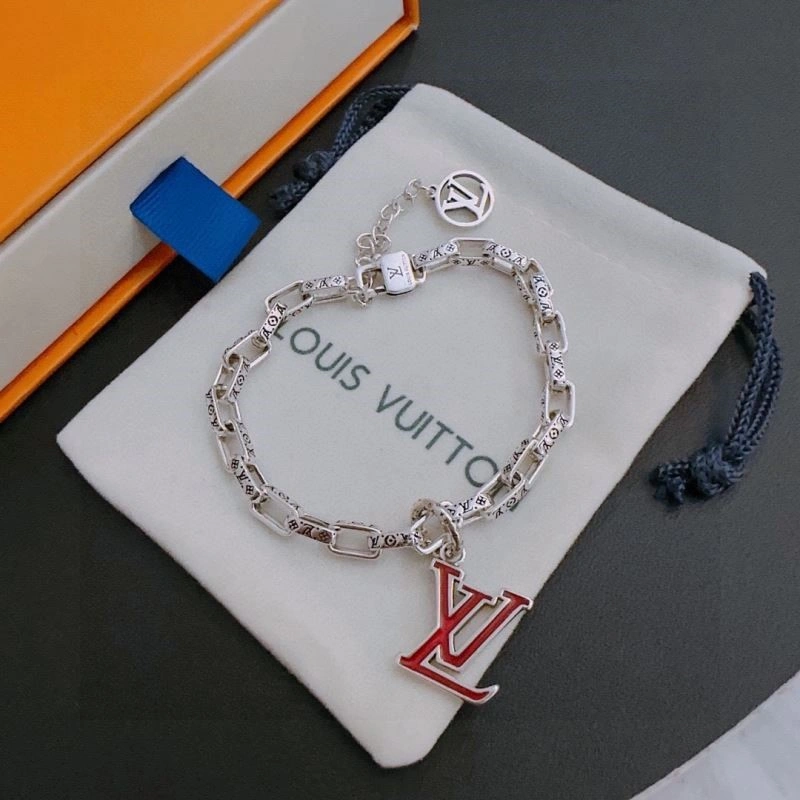 Sleek Louis Vuitton Bracelets 248734