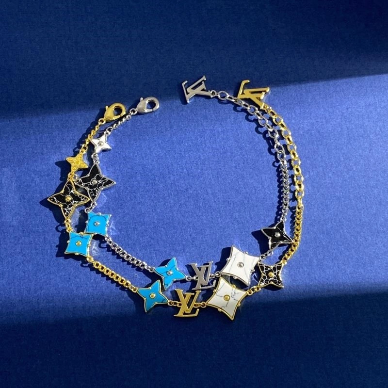Compact Louis Vuitton Bracelets 248737