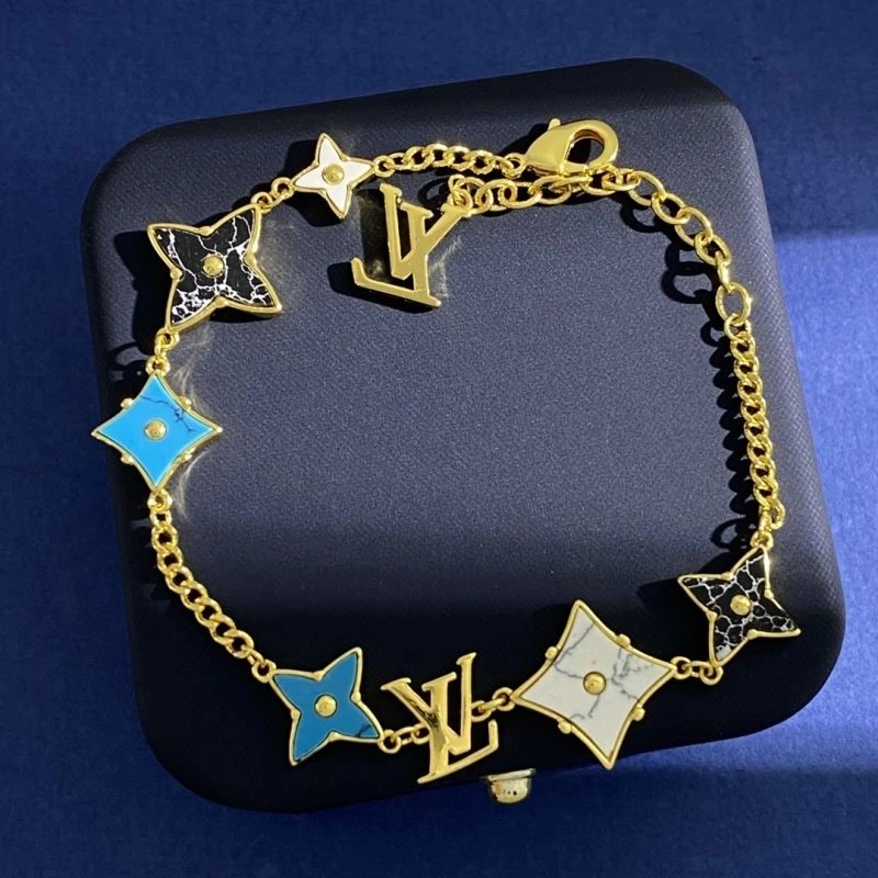 Compact Louis Vuitton Bracelets 248737