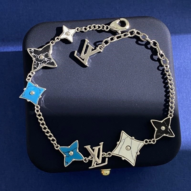 Compact Louis Vuitton Bracelets 248737