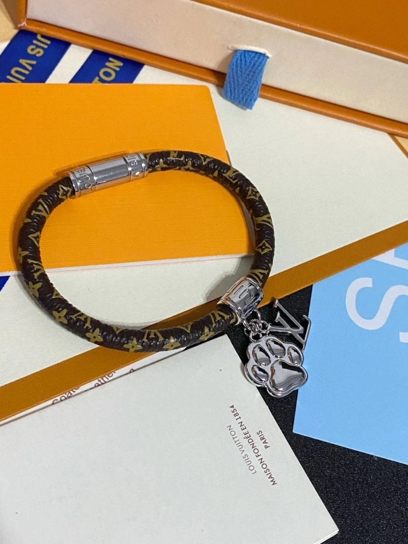 WrinkleFree Louis Vuitton Bracelets 248727
