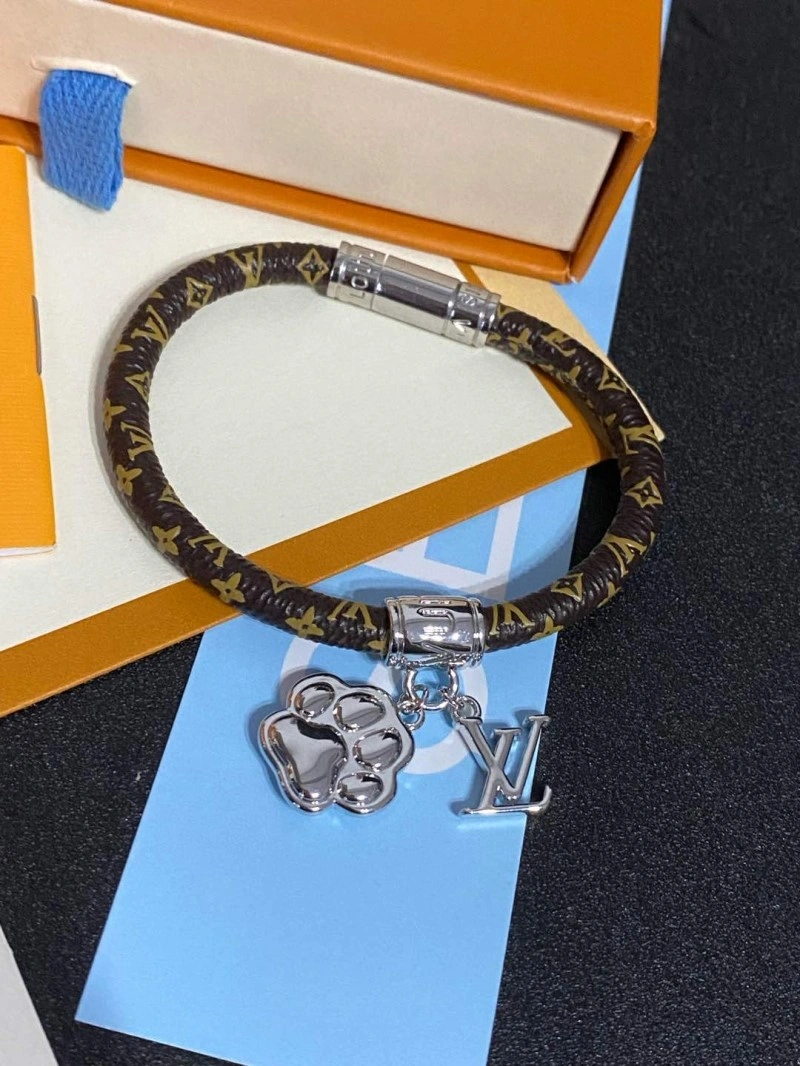 WrinkleFree Louis Vuitton Bracelets 248727