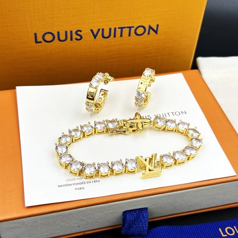 Effortless Louis Vuitton Bracelets 248724