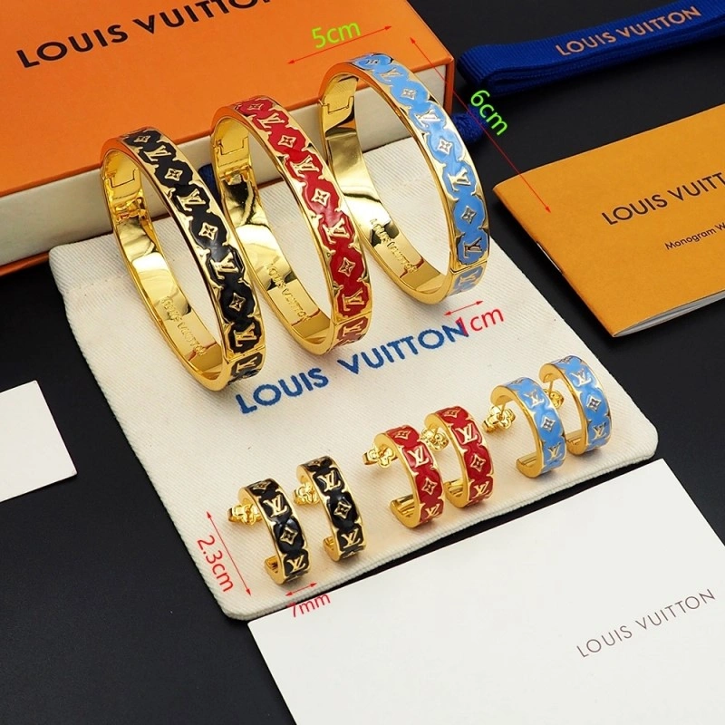 Versatile Louis Vuitton Bracelets 248749