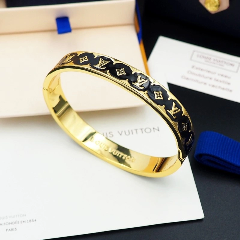 Elegant Louis Vuitton Bracelets 248733