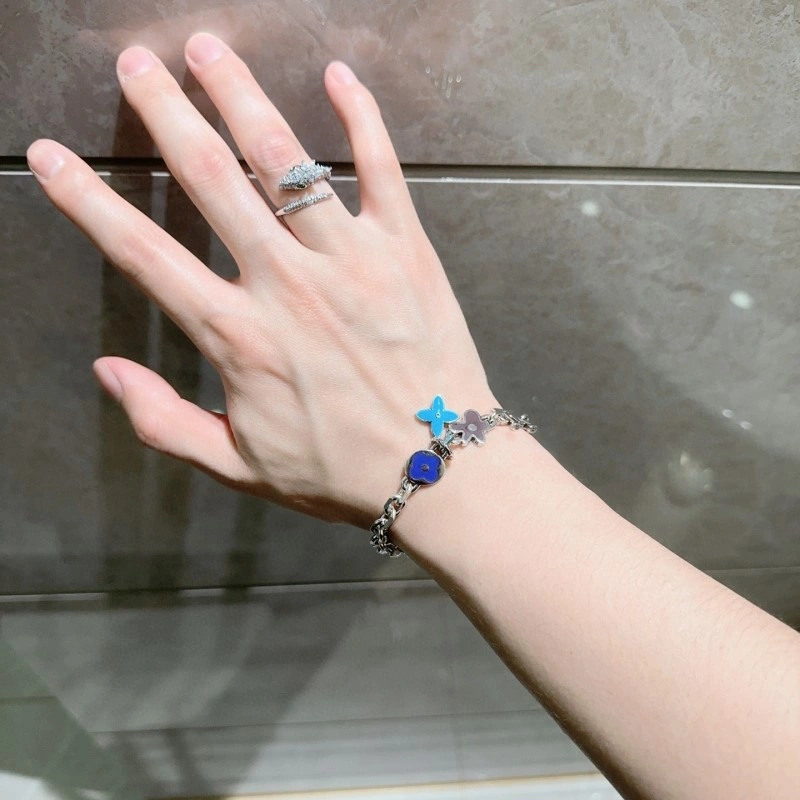 Supportive Louis Vuitton Bracelets 248722