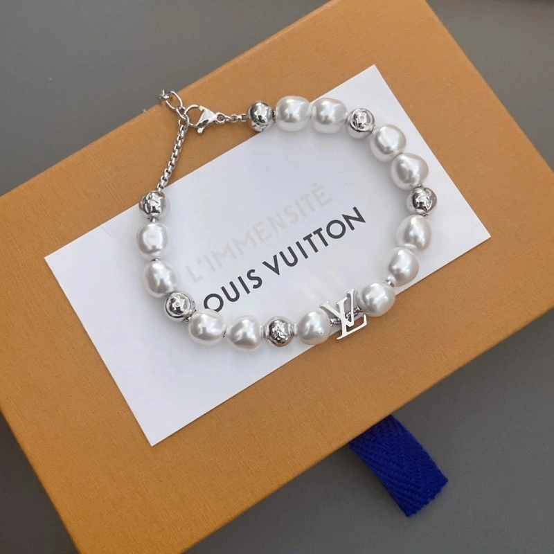 WellDesigned Louis Vuitton Bracelets 248718