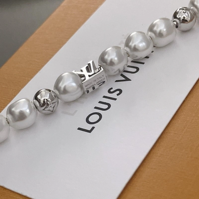 WellDesigned Louis Vuitton Bracelets 248718