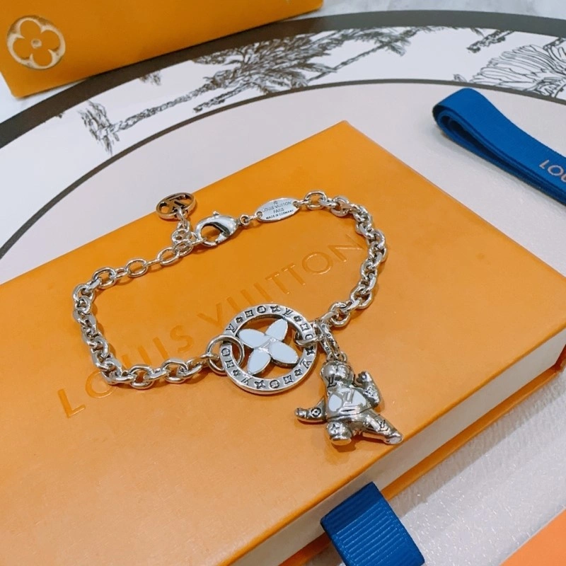 Resilient Louis Vuitton Bracelets 248691