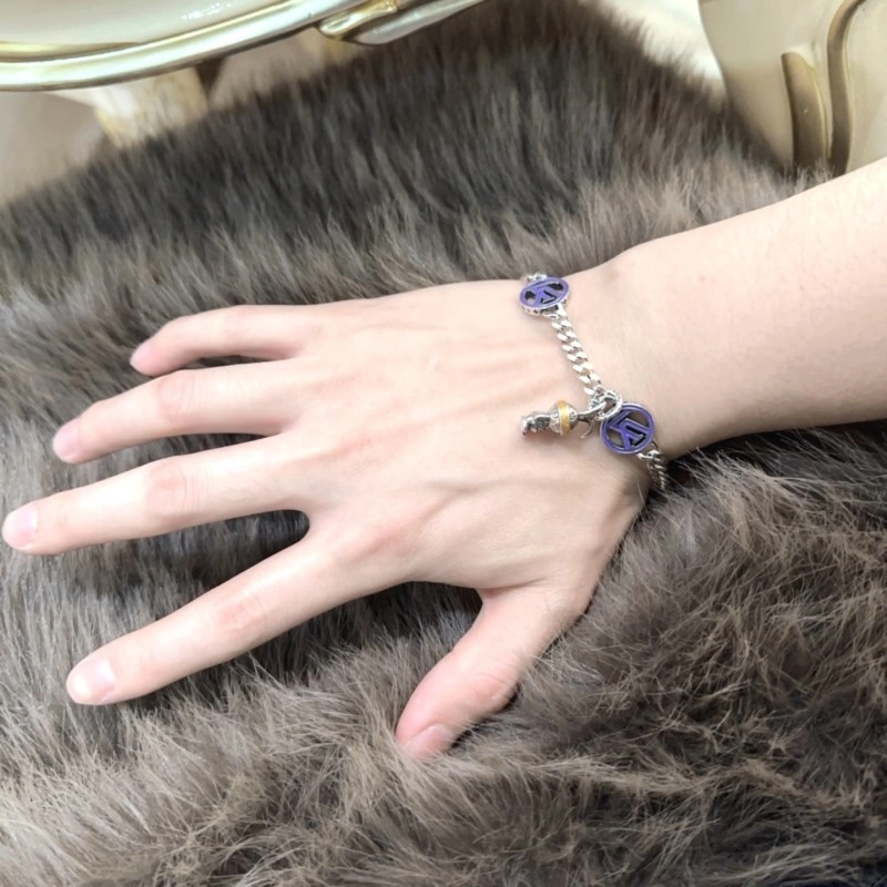 Tailored Louis Vuitton Bracelets 248687