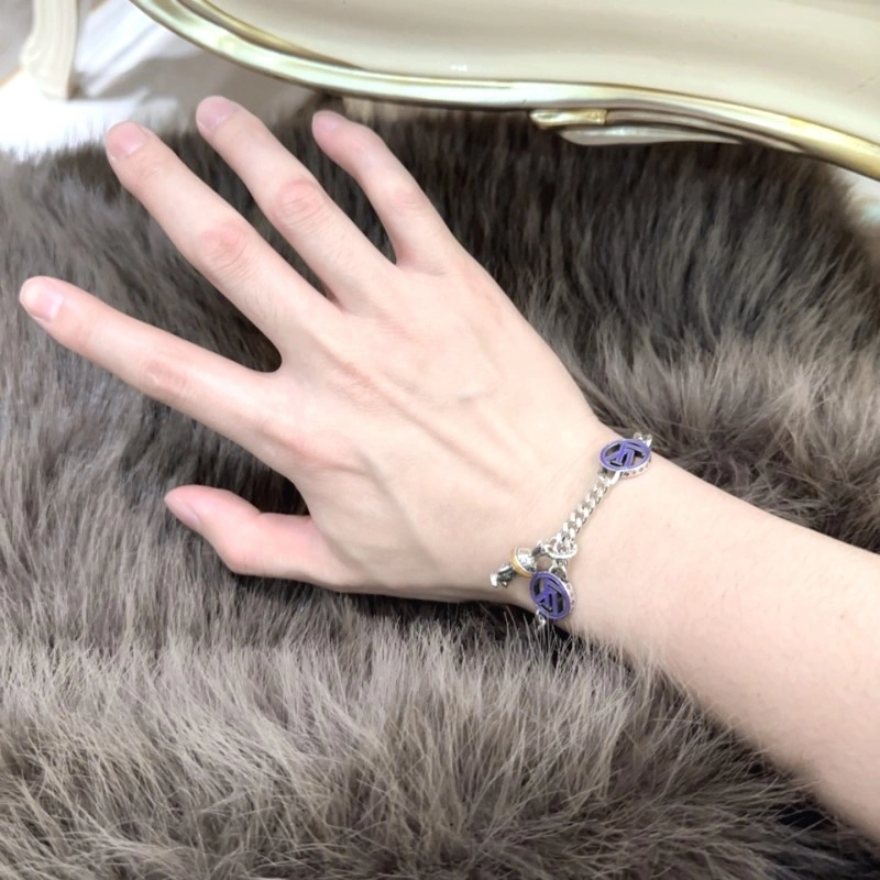 Tailored Louis Vuitton Bracelets 248687