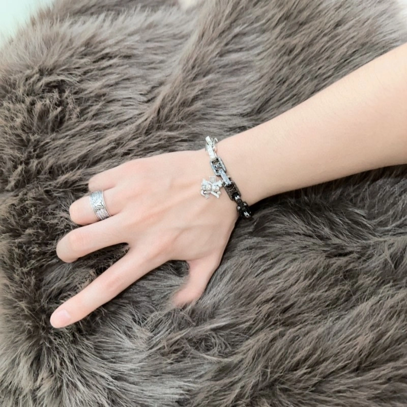 Classic Louis Vuitton Bracelets 248690