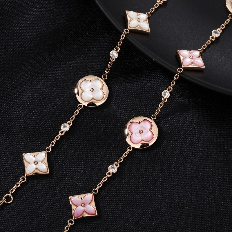 Versatile Louis Vuitton Bracelets 248699