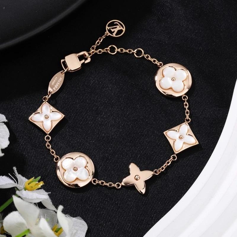 Modern Louis Vuitton Bracelets 248685