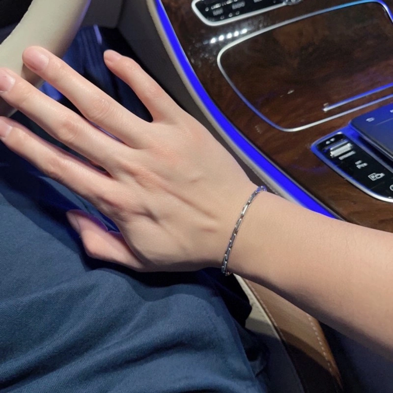 AllSeason Louis Vuitton Bracelets 248709