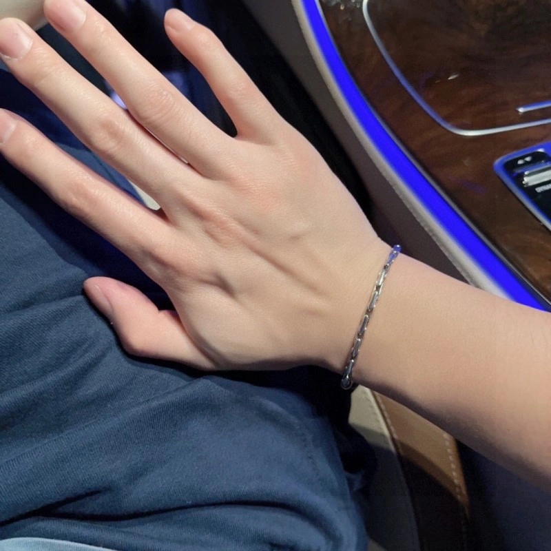 AllSeason Louis Vuitton Bracelets 248709