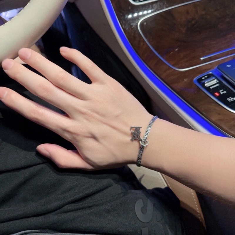 Trendy Louis Vuitton Bracelets 248681