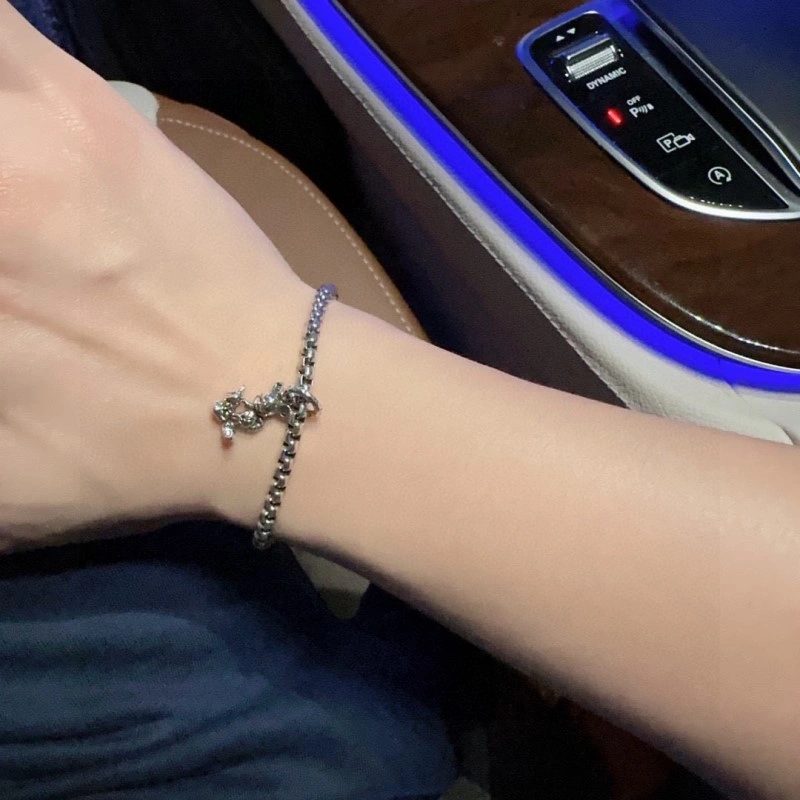 Louis Vuitton Bracelets Contemporary 248679