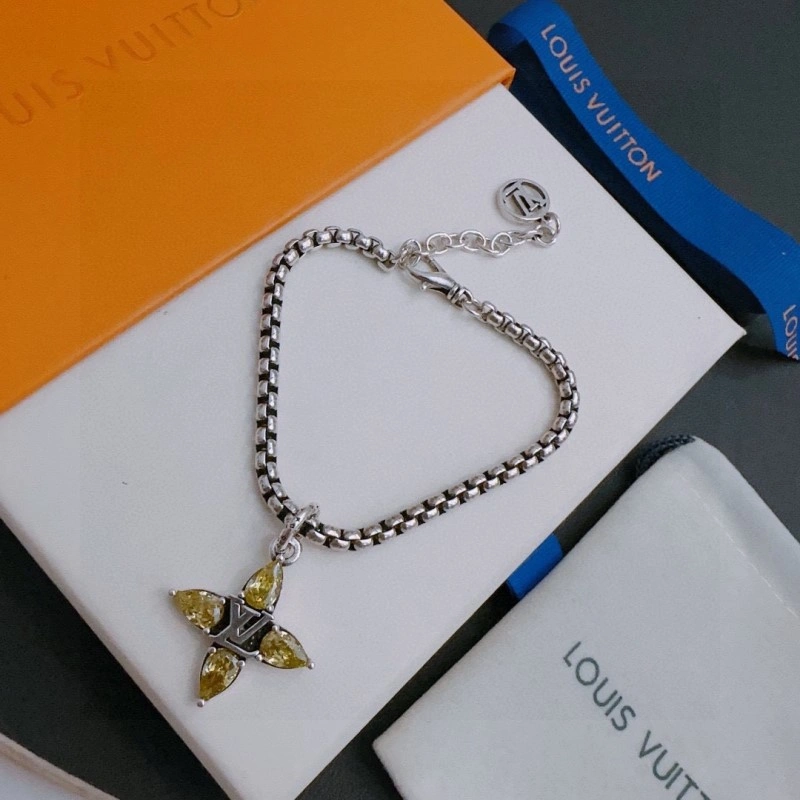 Comfortable Louis Vuitton Bracelets 248675