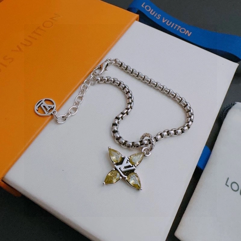 Comfortable Louis Vuitton Bracelets 248675