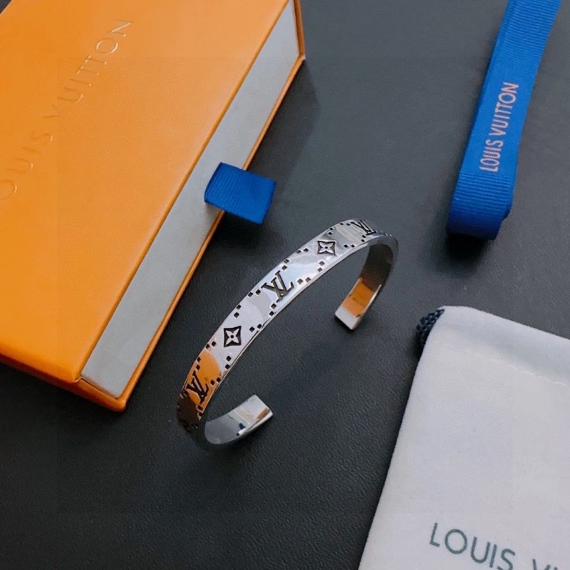 Soft Louis Vuitton Bracelets 248673