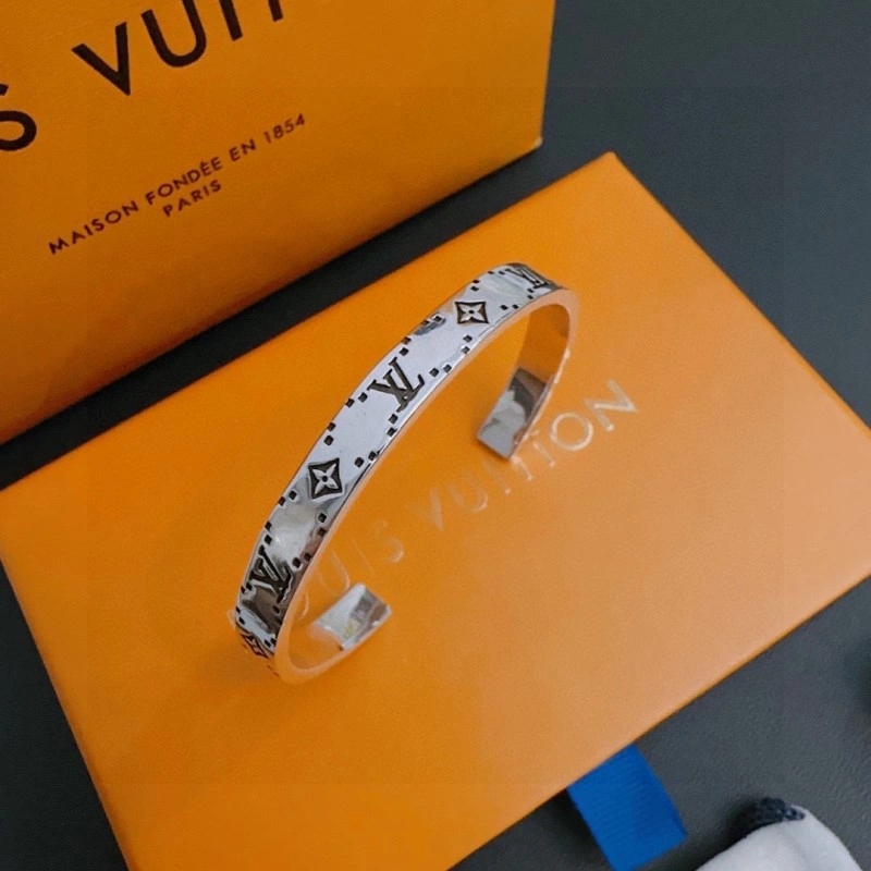 Soft Louis Vuitton Bracelets 248673