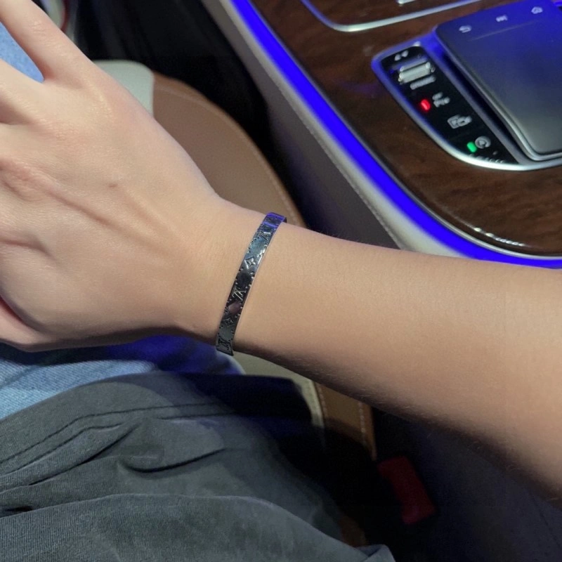 Soft Louis Vuitton Bracelets 248673