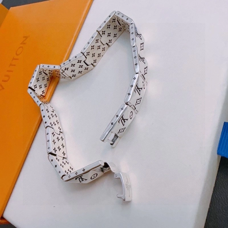 Practical Louis Vuitton Bracelets 248669