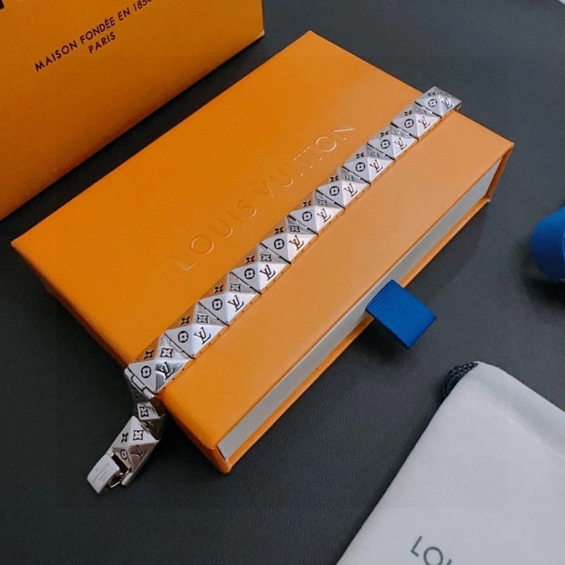 Practical Louis Vuitton Bracelets 248669