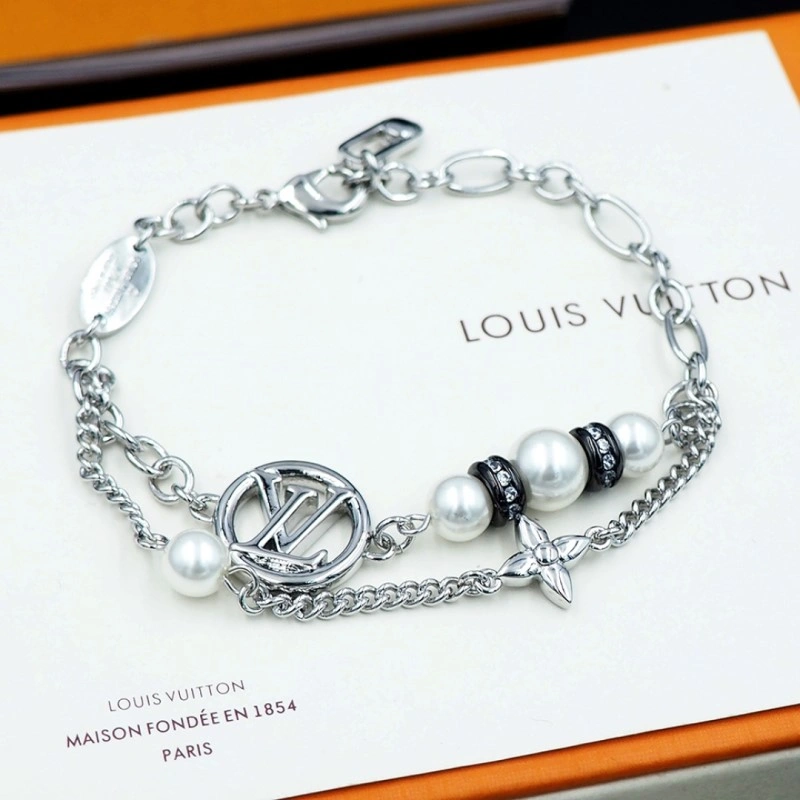 Attractive Louis Vuitton Bracelets 248657