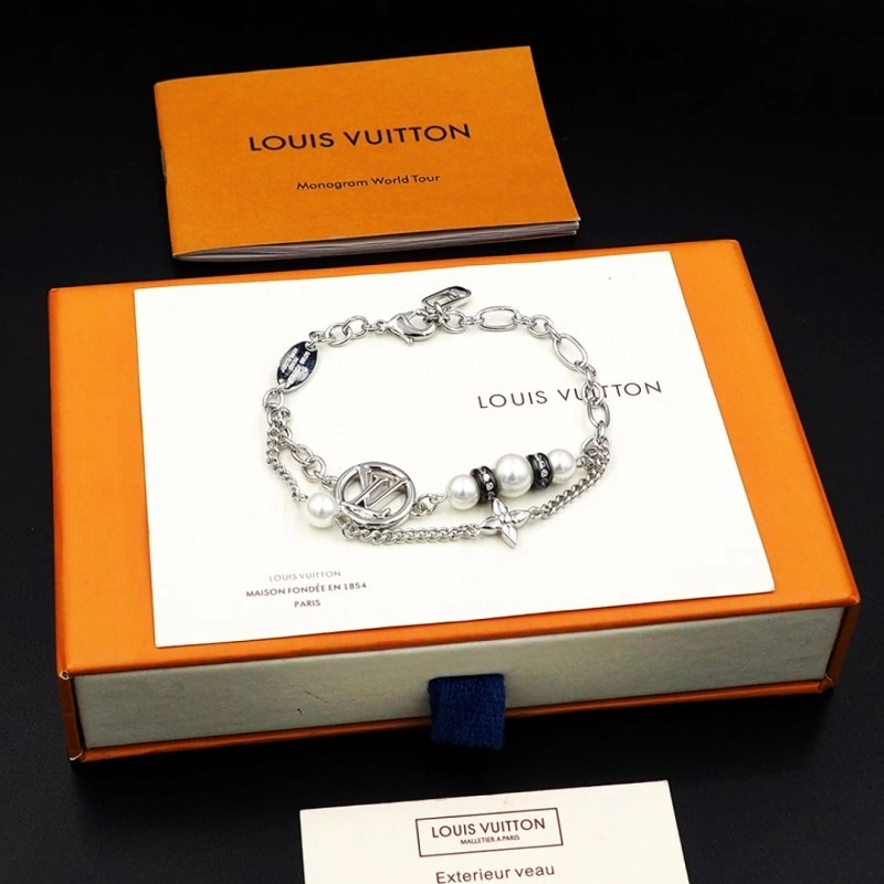 Attractive Louis Vuitton Bracelets 248657