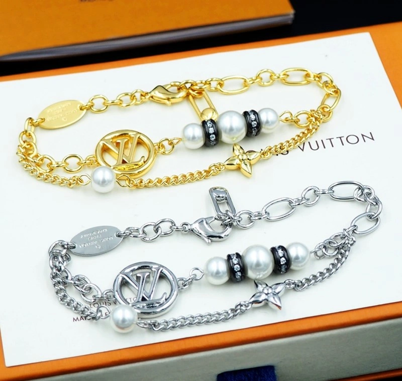 Attractive Louis Vuitton Bracelets 248657