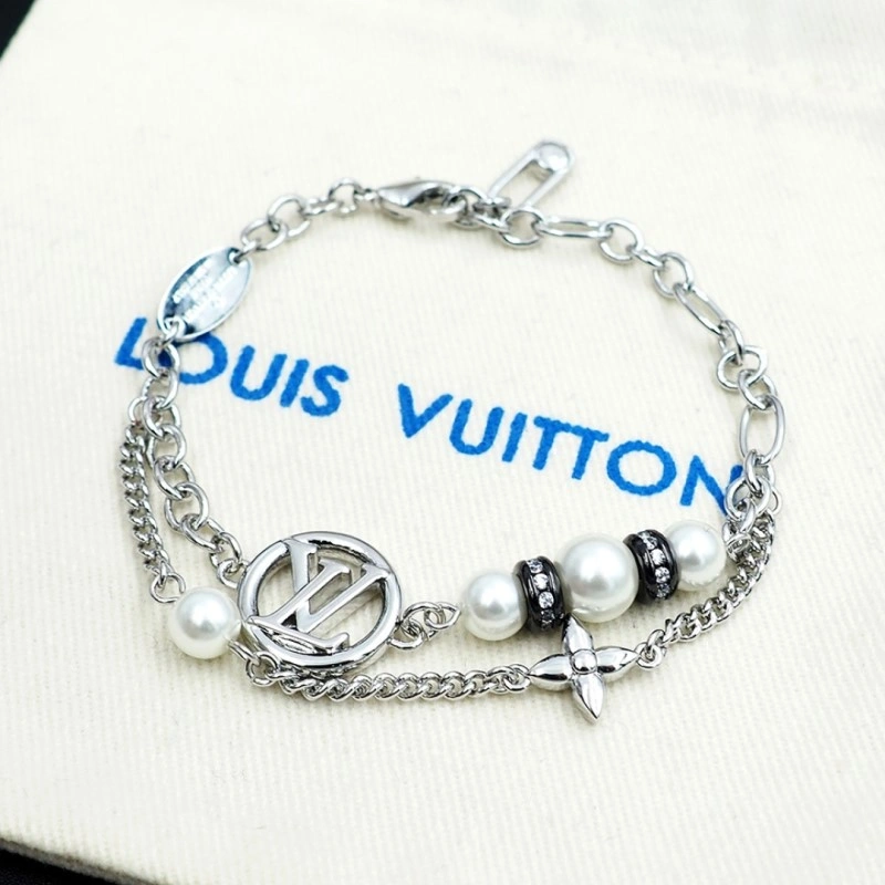 Attractive Louis Vuitton Bracelets 248657